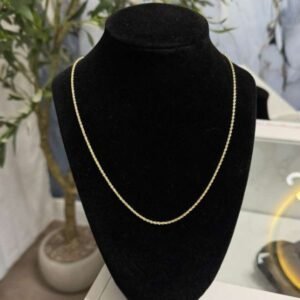 Cadena oro 10 k torcida. 16 pulgadas de largo.