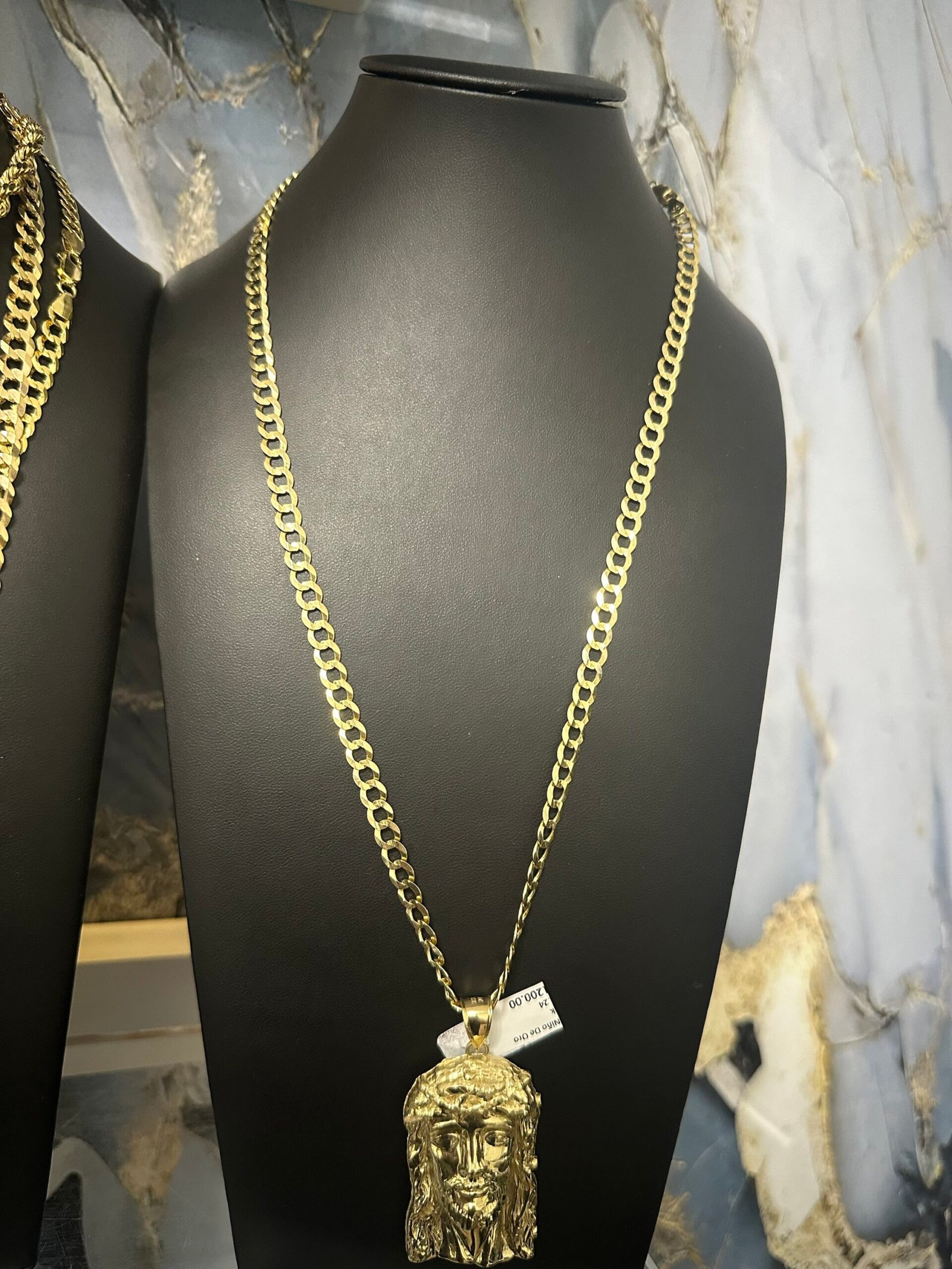 Chain size 22 6 mm with pendant