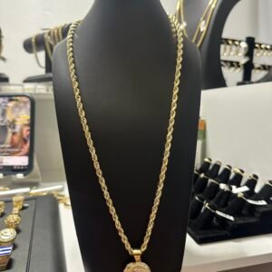 Chain with pendant